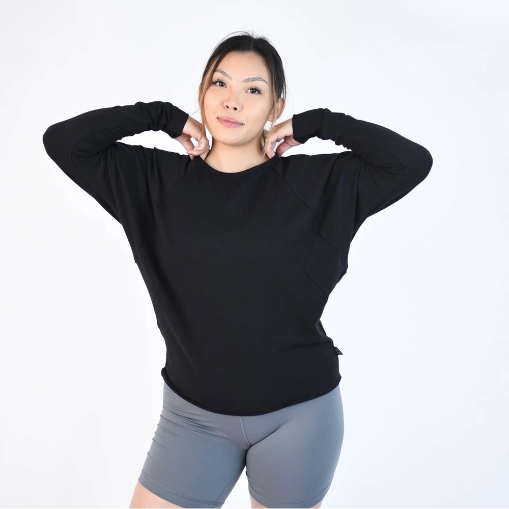Black undefeated top